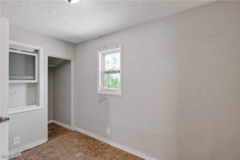 4134 E 142nd Street Cleveland OH 44128