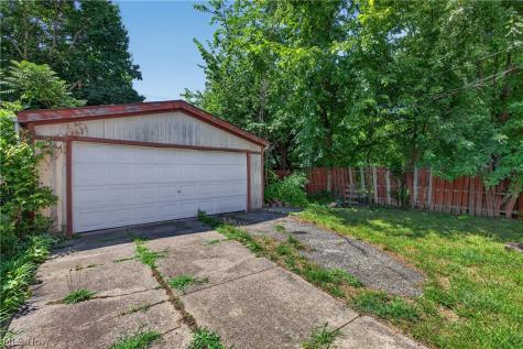 4134 E 142nd Street Cleveland OH 44128