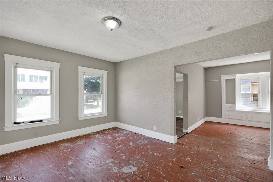 4134 E 142nd Street Cleveland OH 44128