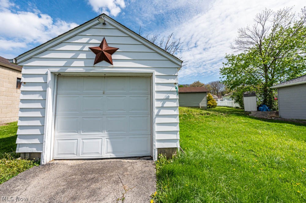 436 W Wood Street Lowellville OH 44436