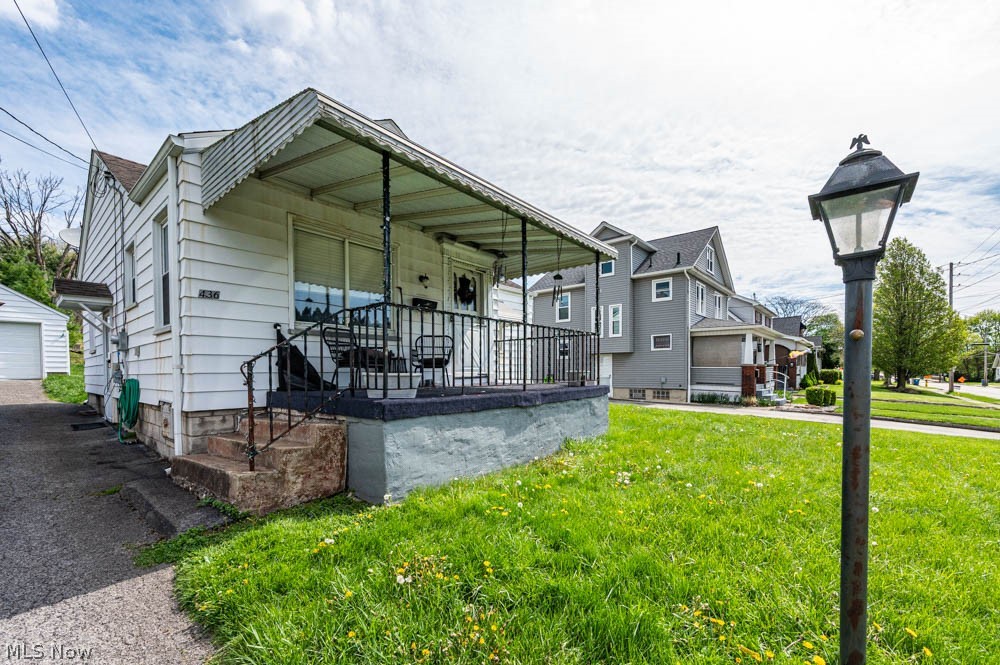 436 W Wood Street Lowellville OH 44436
