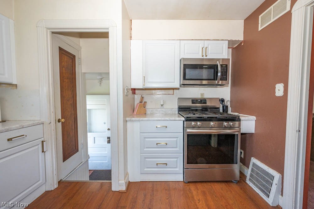 436 W Wood Street Lowellville OH 44436