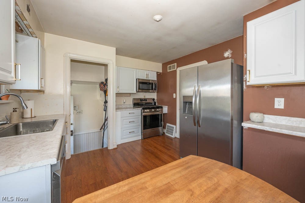 436 W Wood Street Lowellville OH 44436