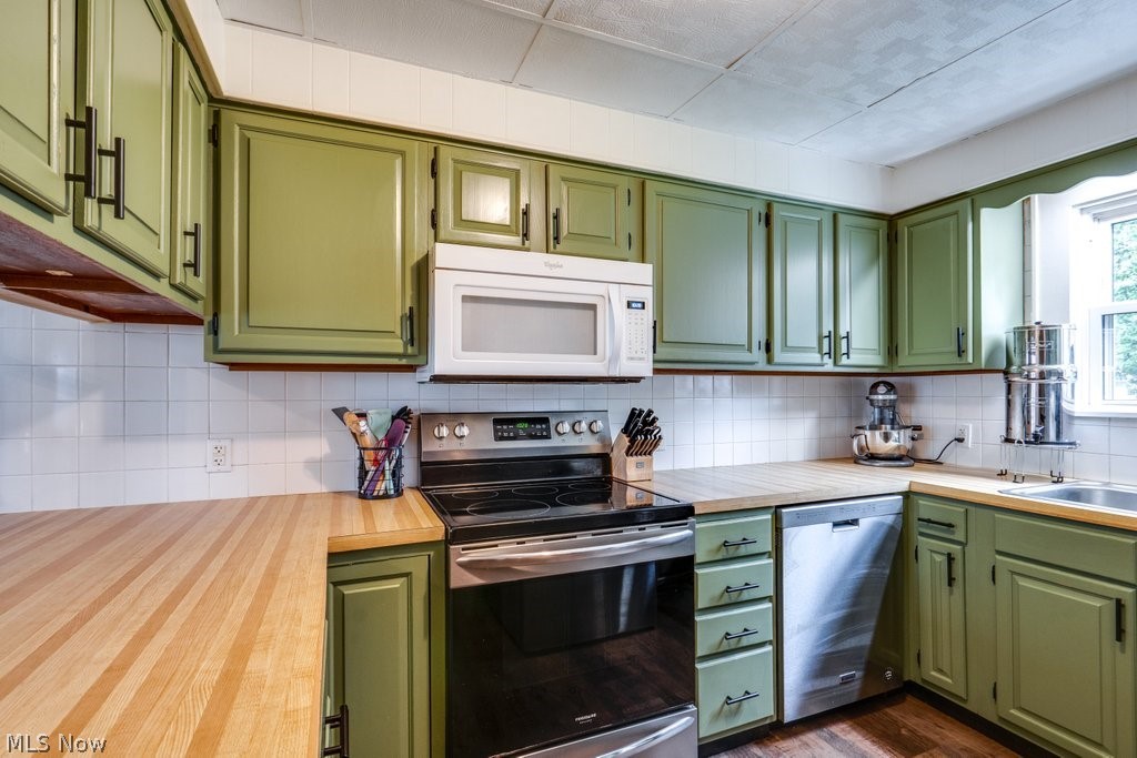 54 S School Street Millersburg OH 44654