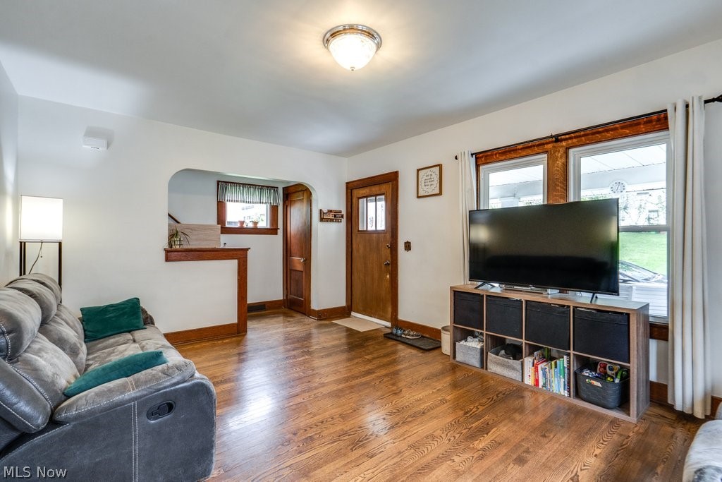 54 S School Street Millersburg OH 44654