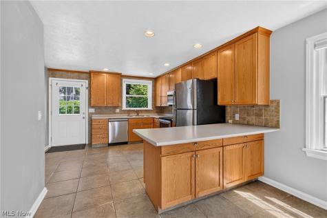 327 32nd Street NW Canton OH 44709