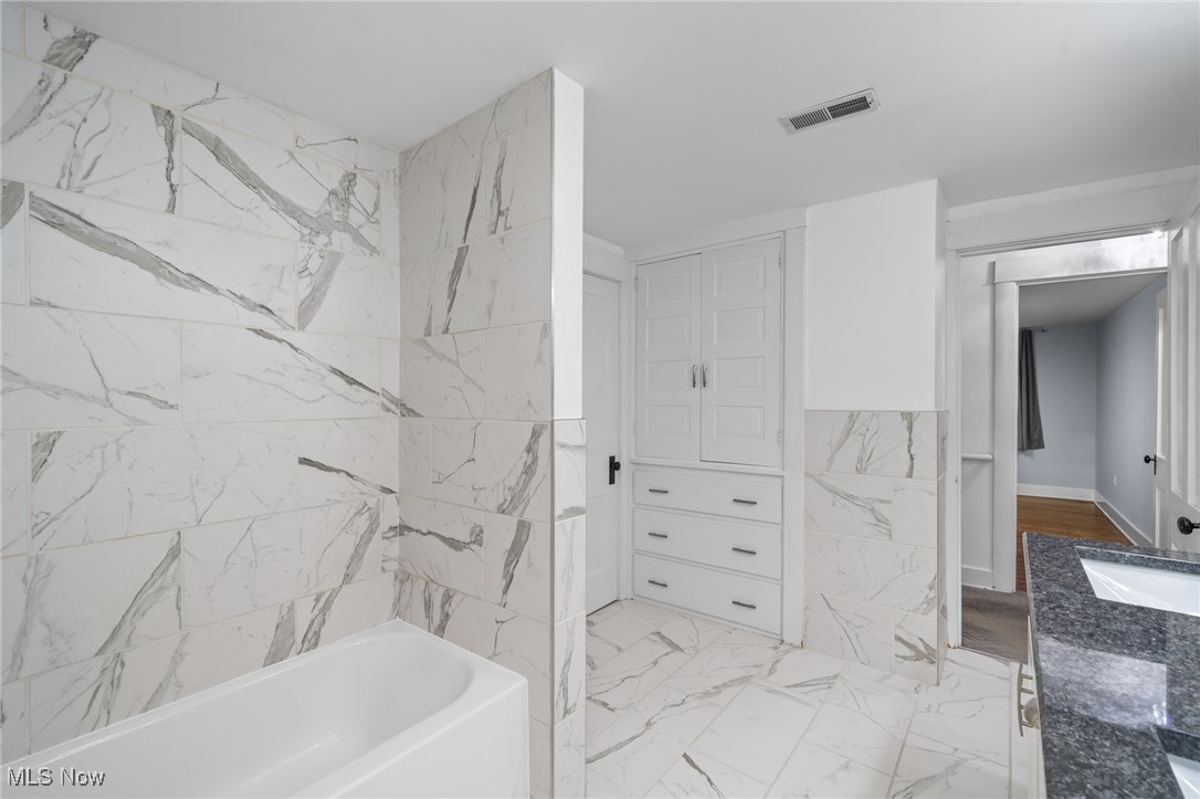 2239 Woodward Avenue Lakewood OH 44107