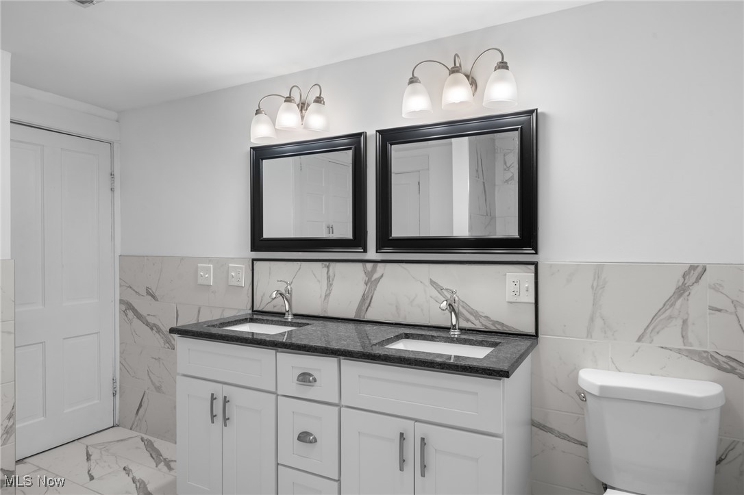 2239 Woodward Avenue Lakewood OH 44107