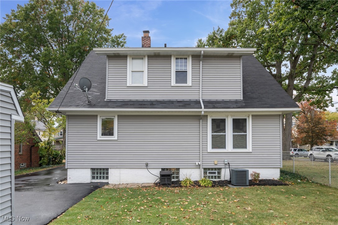 2239 Woodward Avenue Lakewood OH 44107