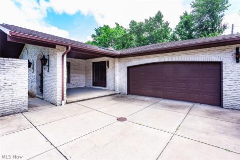 6694 Beverly May Drive Independence OH 44131