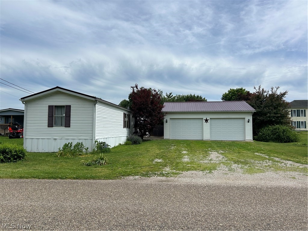 39 N Canal Street Frazeysburg OH 43822