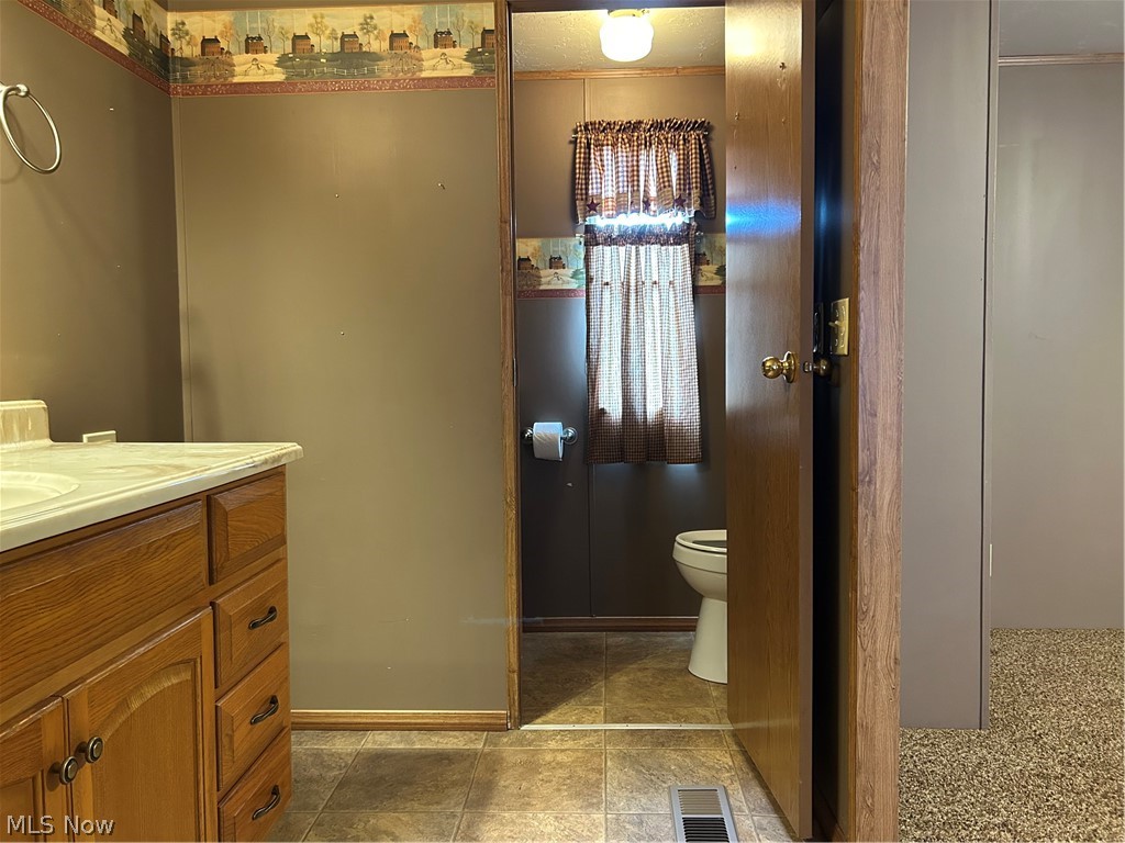 39 N Canal Street Frazeysburg OH 43822