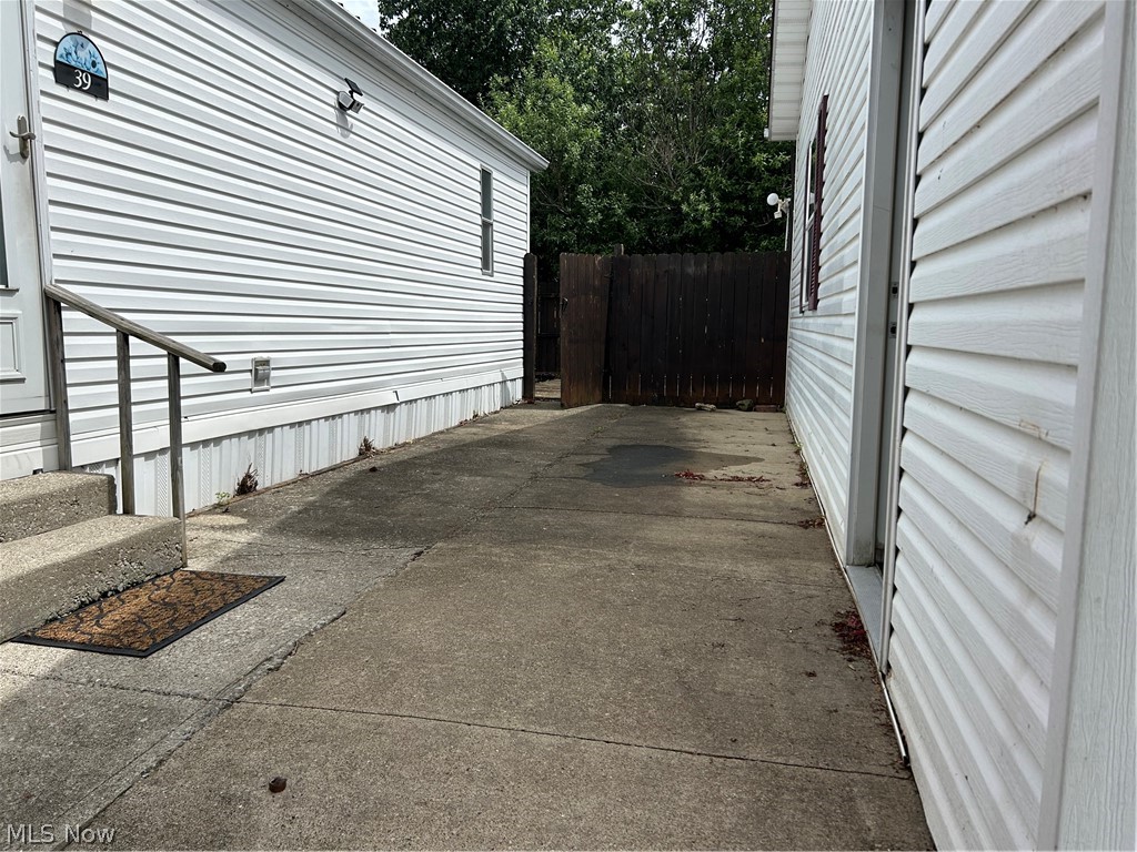 39 N Canal Street Frazeysburg OH 43822