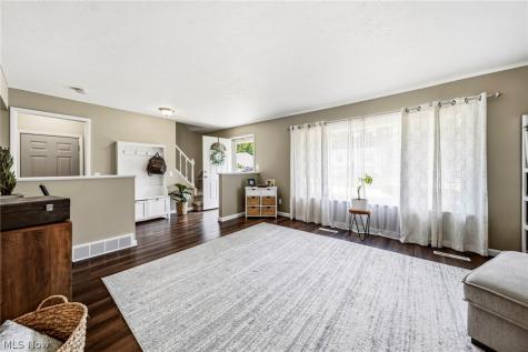 8354 Newcomb Drive Parma OH 44129