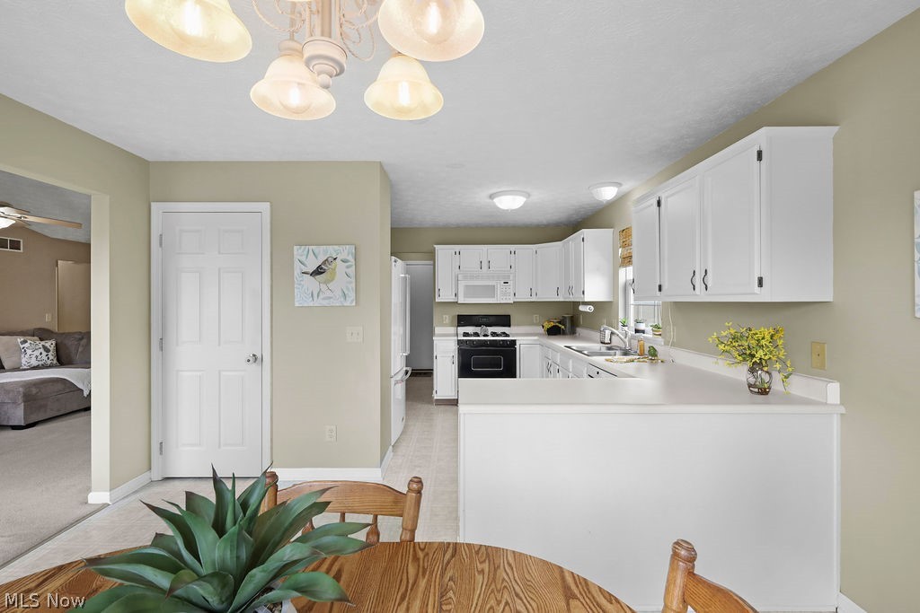 6514 Candlestick Avenue NE Canton OH 44721
