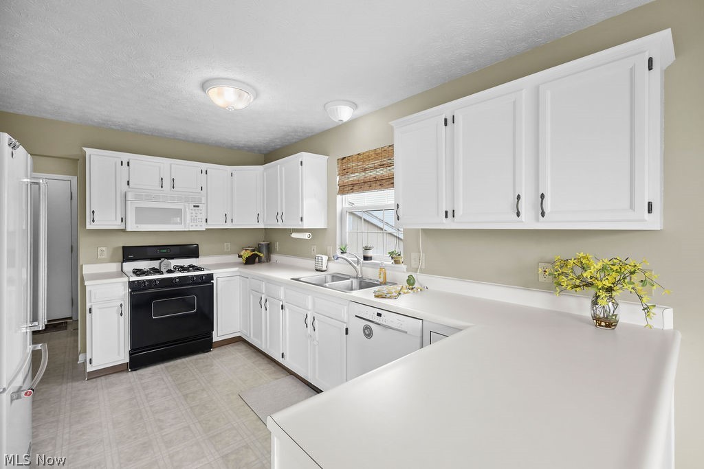 6514 Candlestick Avenue NE Canton OH 44721