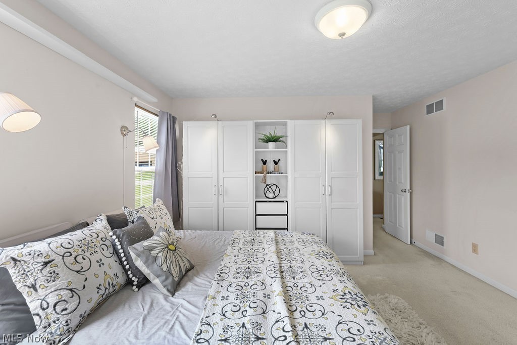6514 Candlestick Avenue NE Canton OH 44721