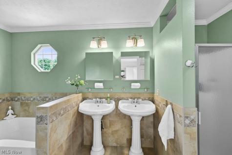 6514 Candlestick Avenue NE Canton OH 44721