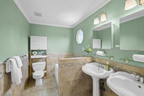 6514 Candlestick Avenue NE Canton OH 44721