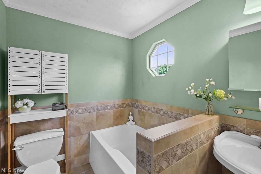 6514 Candlestick Avenue NE Canton OH 44721