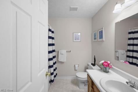 6514 Candlestick Avenue NE Canton OH 44721