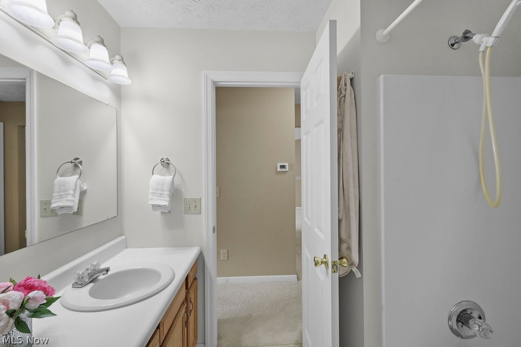 6514 Candlestick Avenue NE Canton OH 44721