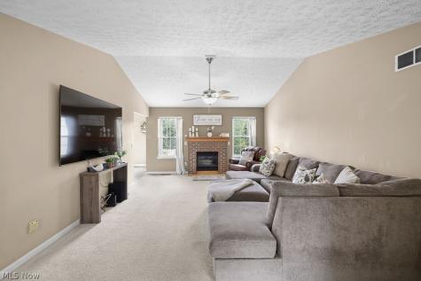 6514 Candlestick Avenue NE Canton OH 44721