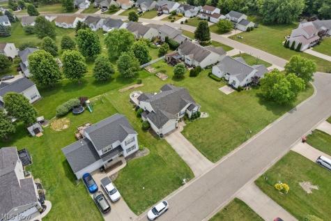 6514 Candlestick Avenue NE Canton OH 44721