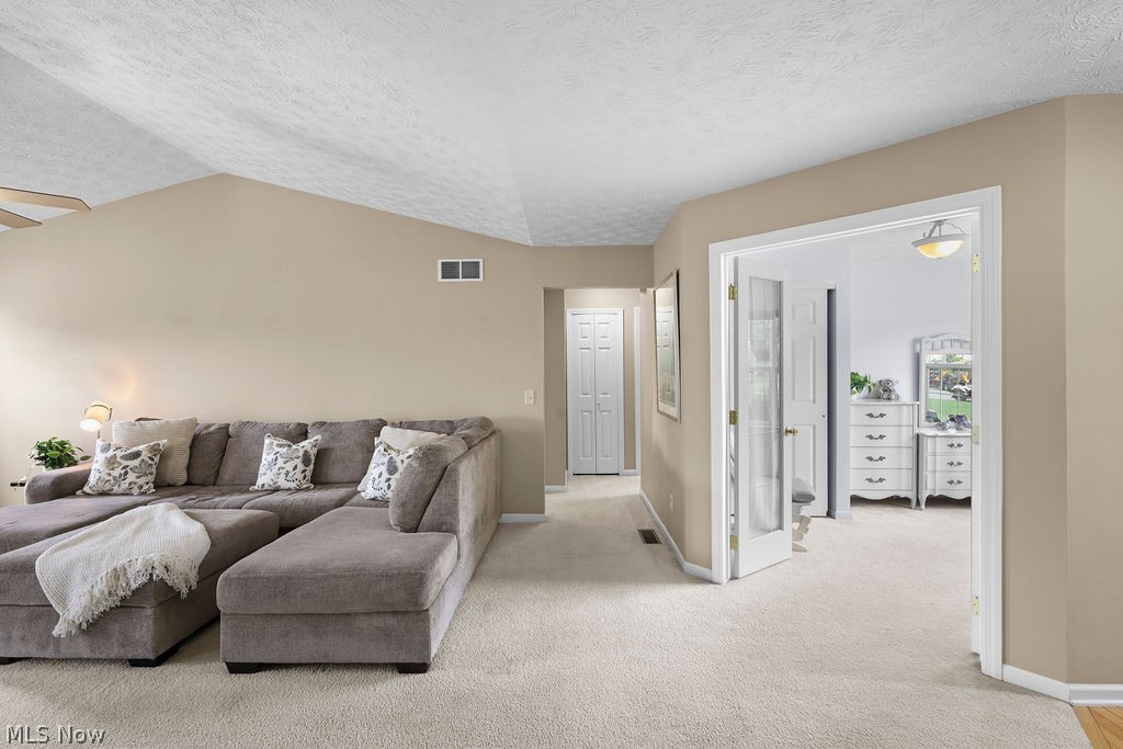 6514 Candlestick Avenue NE Canton OH 44721