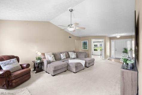 6514 Candlestick Avenue NE Canton OH 44721