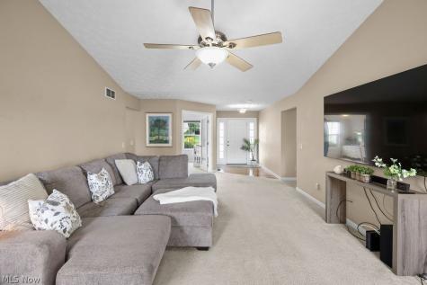 6514 Candlestick Avenue NE Canton OH 44721