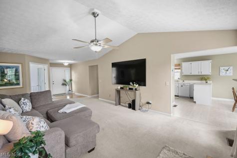 6514 Candlestick Avenue NE Canton OH 44721