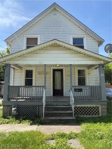 823 W 17th Street Lorain OH 44052