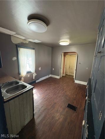 823 W 17th Street Lorain OH 44052