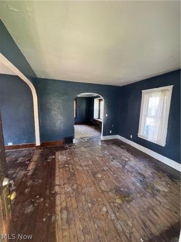 823 W 17th Street Lorain OH 44052
