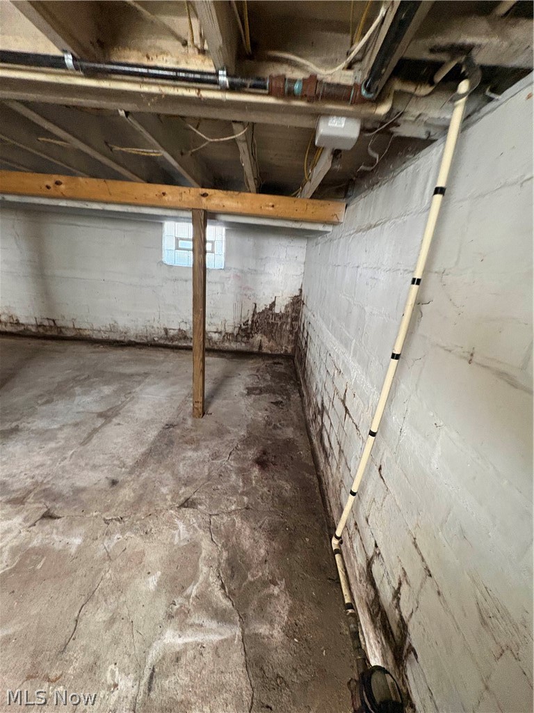823 W 17th Street Lorain OH 44052