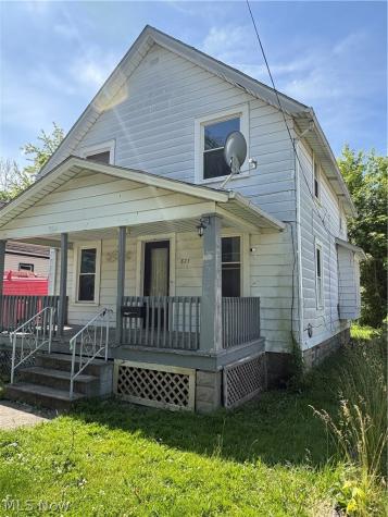 823 W 17th Street Lorain OH 44052