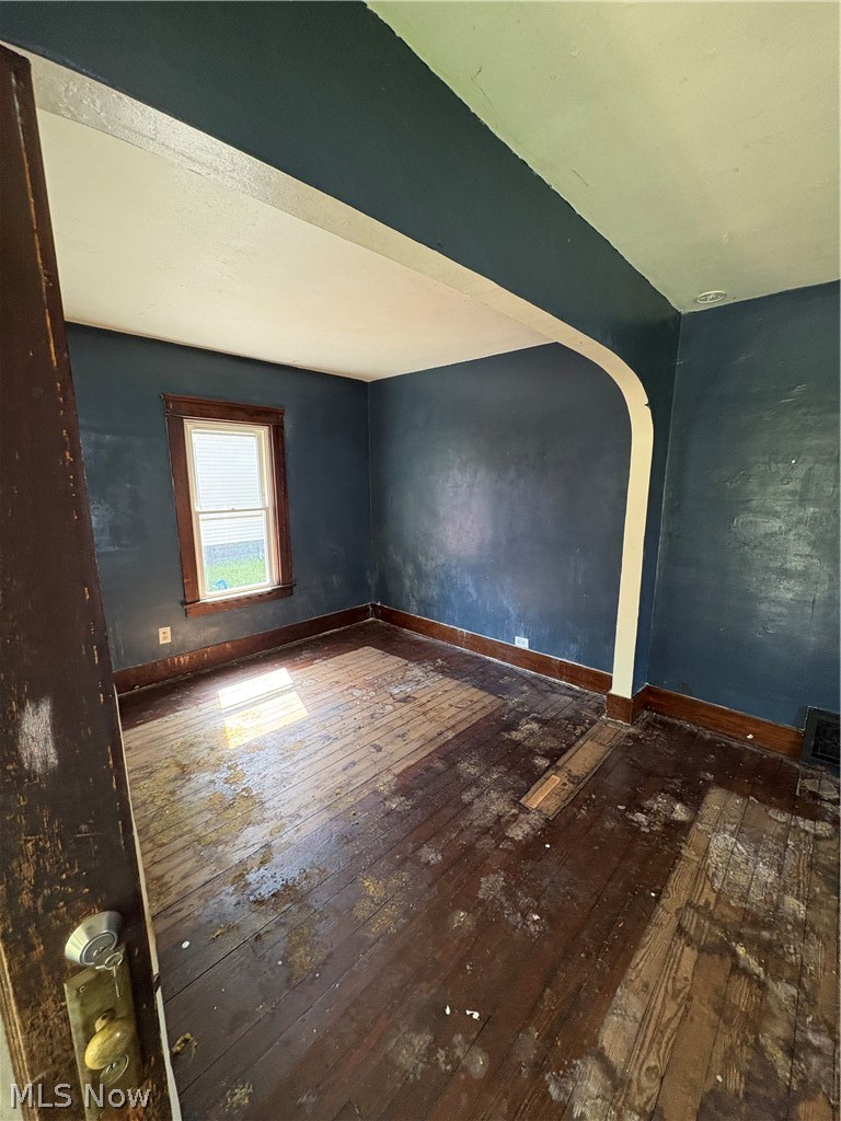 823 W 17th Street Lorain OH 44052