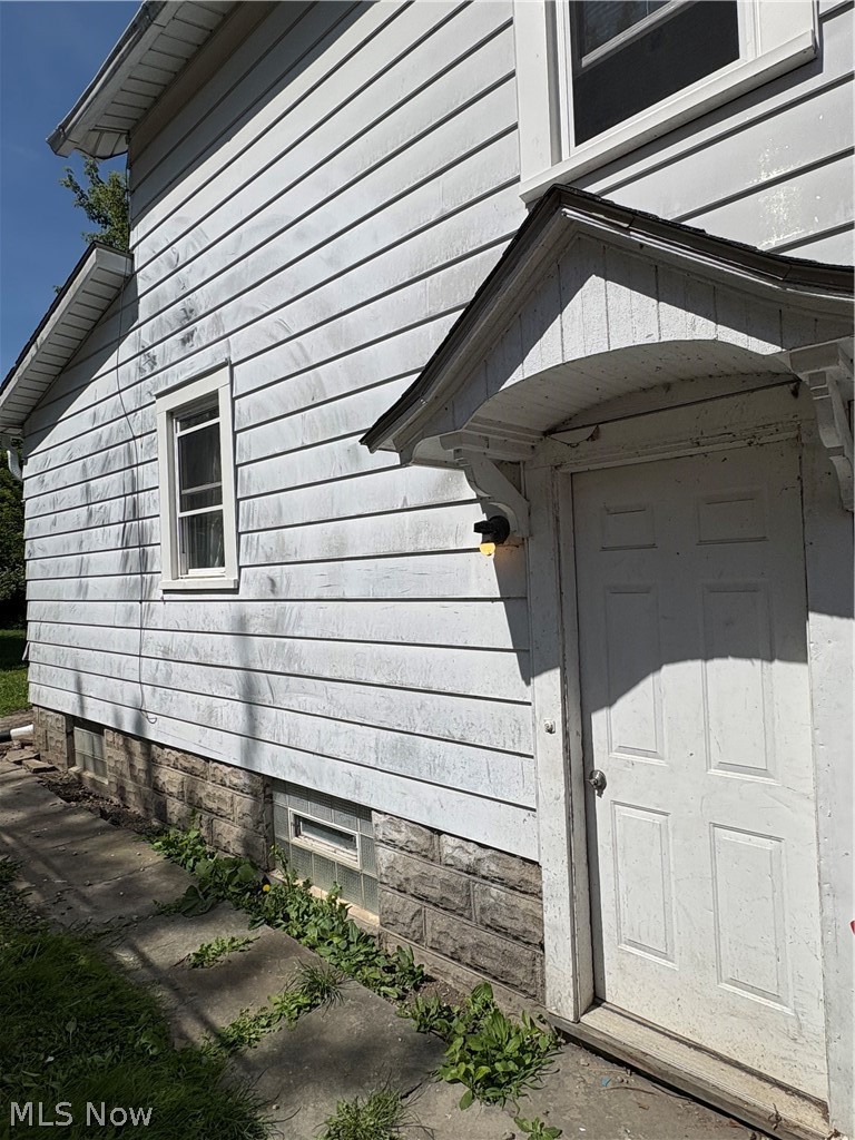 823 W 17th Street Lorain OH 44052