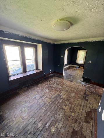 823 W 17th Street Lorain OH 44052