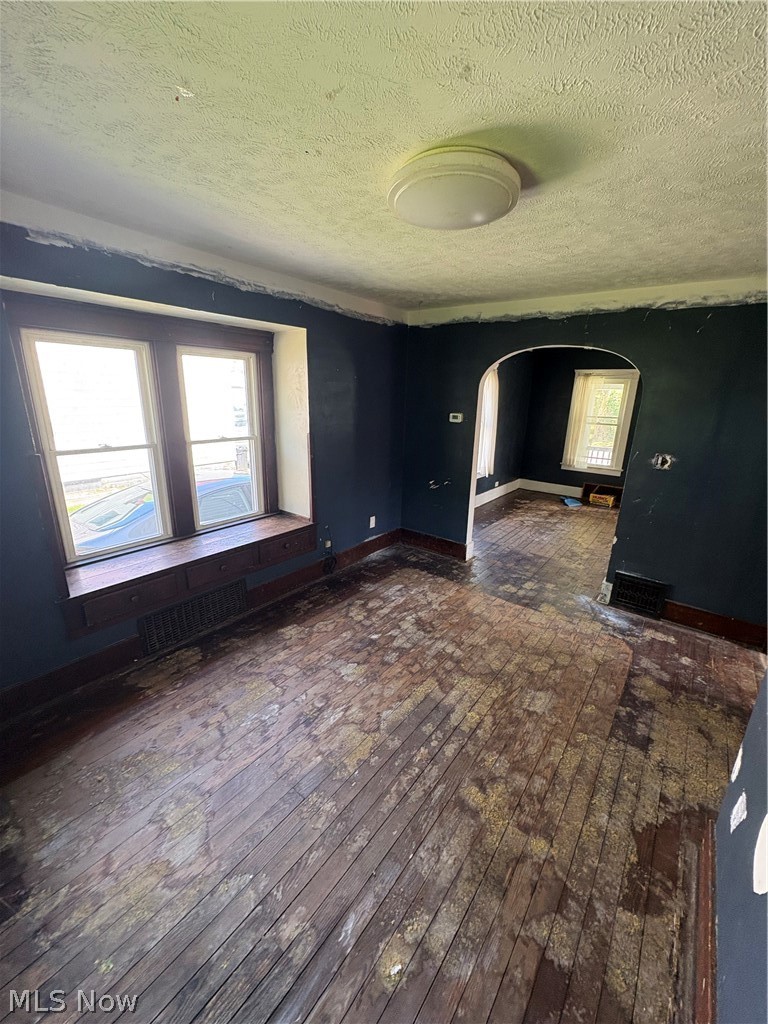 823 W 17th Street Lorain OH 44052