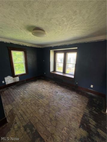 823 W 17th Street Lorain OH 44052
