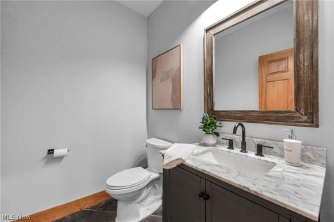 7184 Neff Road Valley City OH 44280