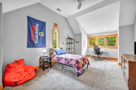 7184 Neff Road Valley City OH 44280