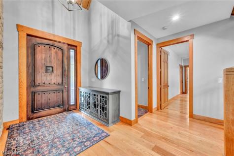 7184 Neff Road Valley City OH 44280