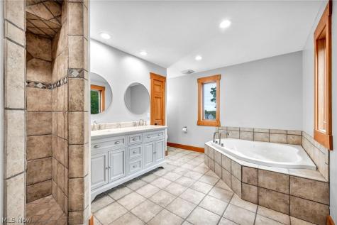 7184 Neff Road Valley City OH 44280