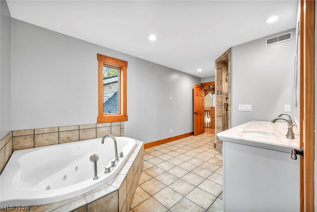 7184 Neff Road Valley City OH 44280