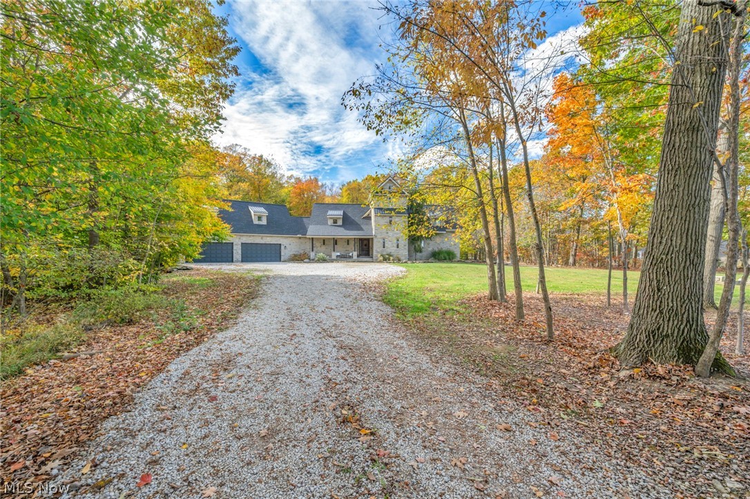 7184 Neff Road Valley City OH 44280