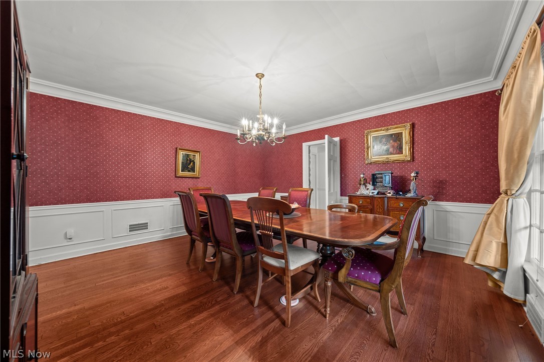 2709 Belvoir Boulevard Shaker Heights OH 44122