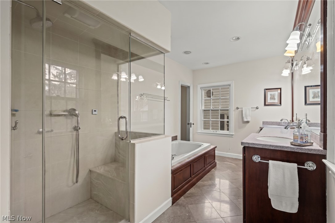 2709 Belvoir Boulevard Shaker Heights OH 44122